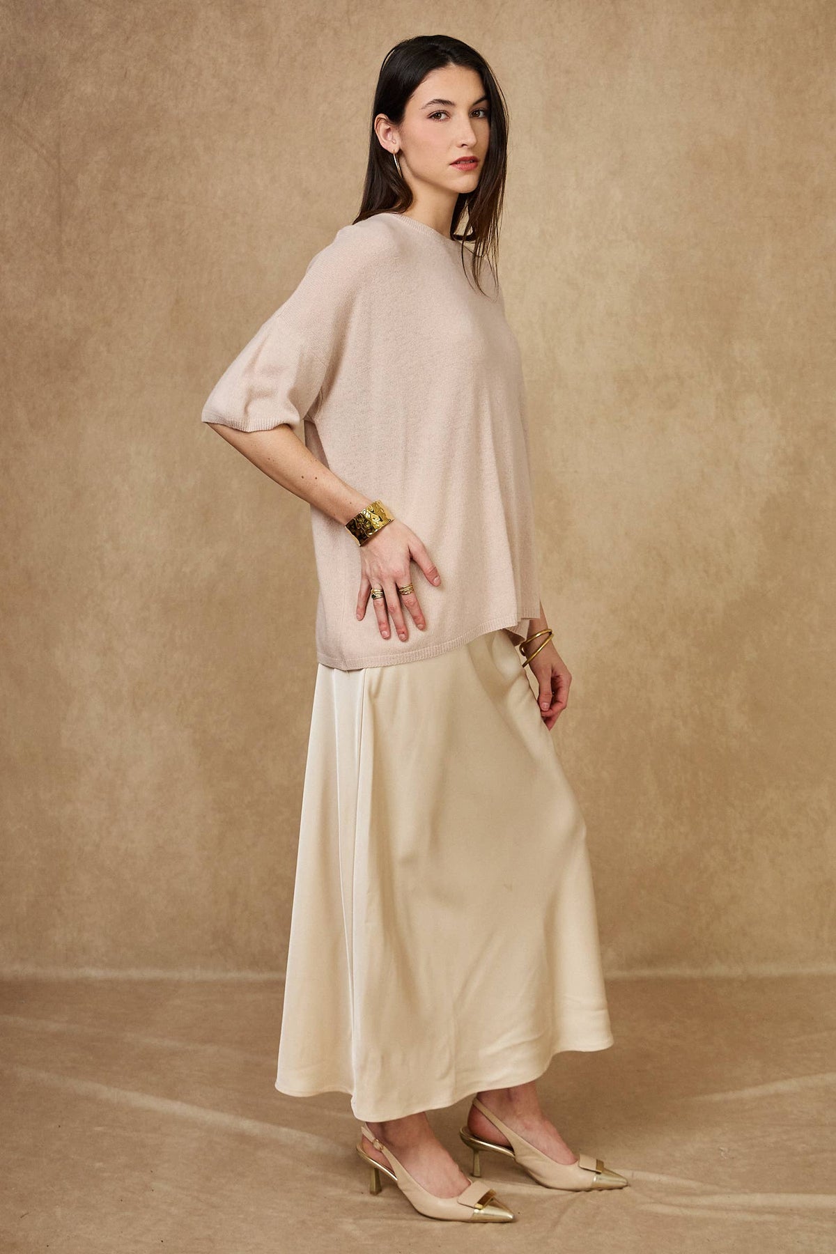 Nais Paris Wide round-neck sweater with cashmere and wool sleeves