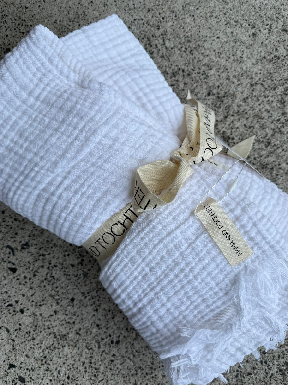 Mama and Tochter muslin throw blanket