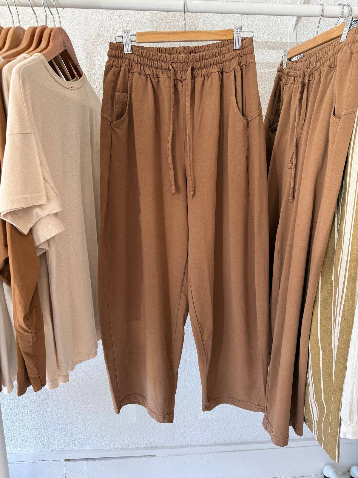 Stella cotton drawstring trouser- Caramel