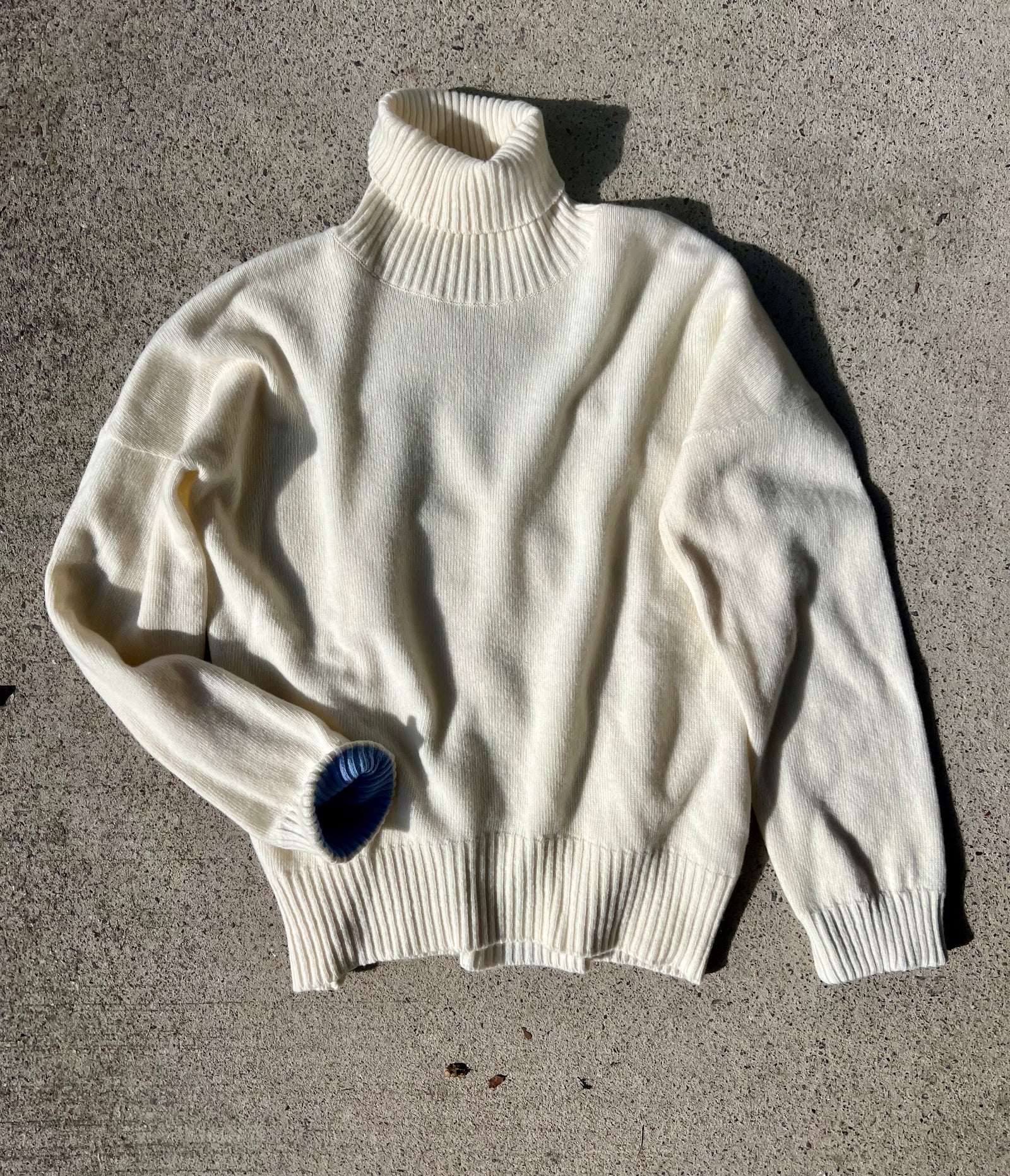 100% Cream Wool Turtle Neck Sweater