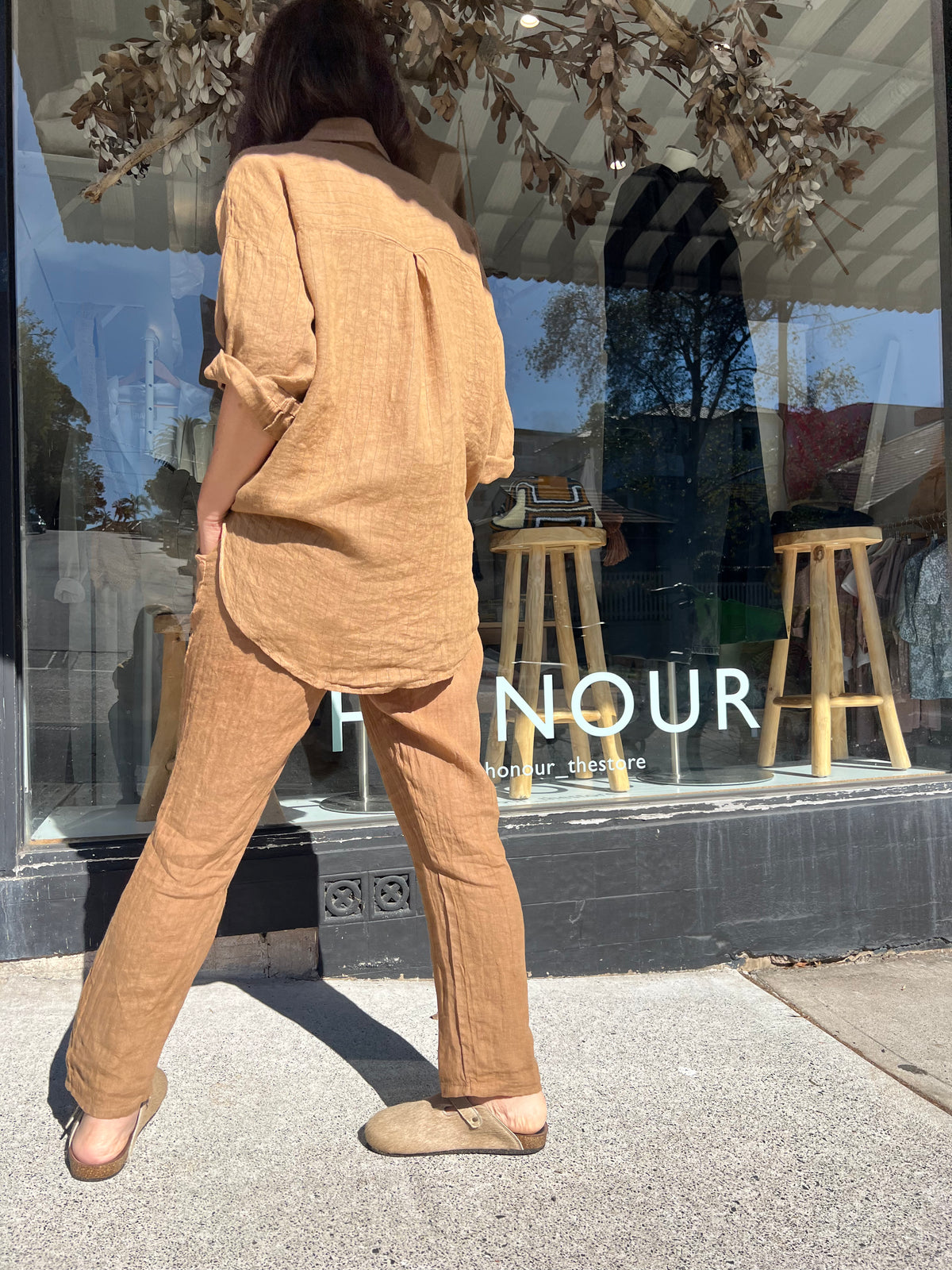 Nais Paris 100% linen camel pant