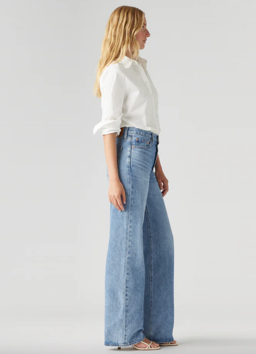 Levi&#39;s Ribcage WIde Leg Jean
