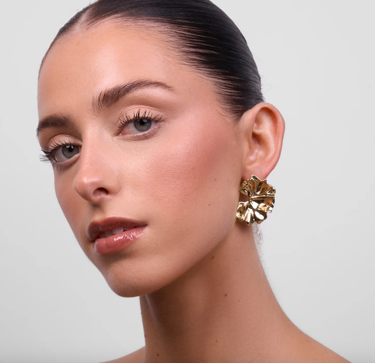 Liberte Henrietta soft gold earring