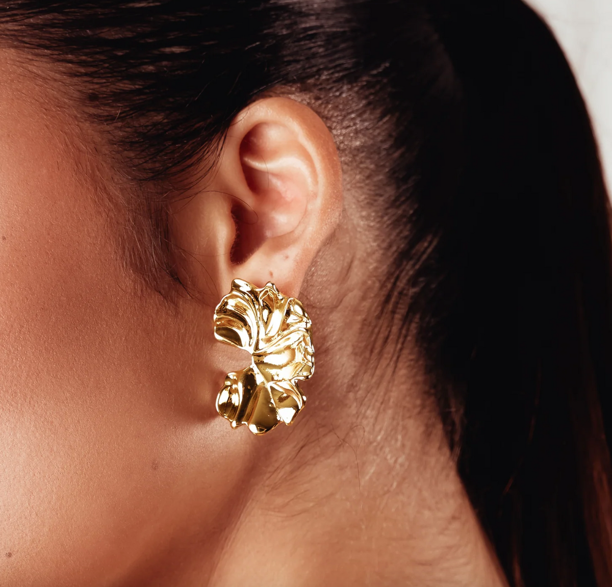 Liberte Henrietta soft gold earring