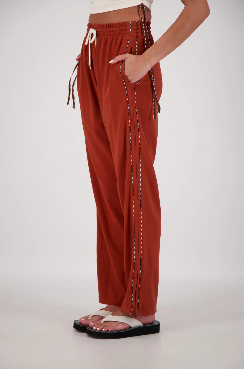 Jasmine Alexa Manarola track pant