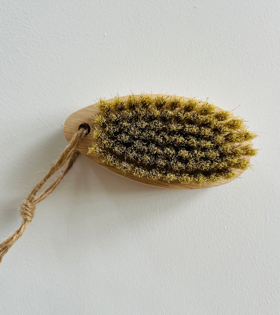 Bamboo Clothes Brush - Perfect For Lint and Fibre Removal