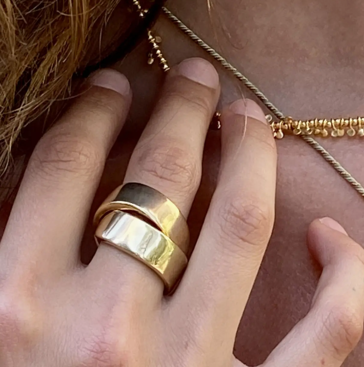 Sophie Deschamps Ribbon gold ring