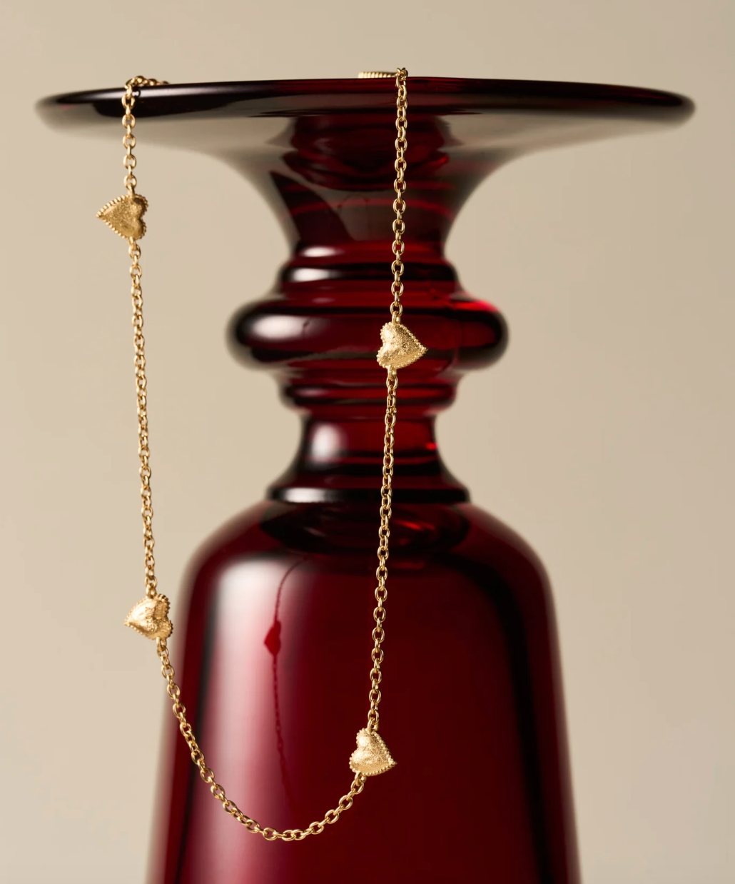 Agapee Amori Chocker in gold