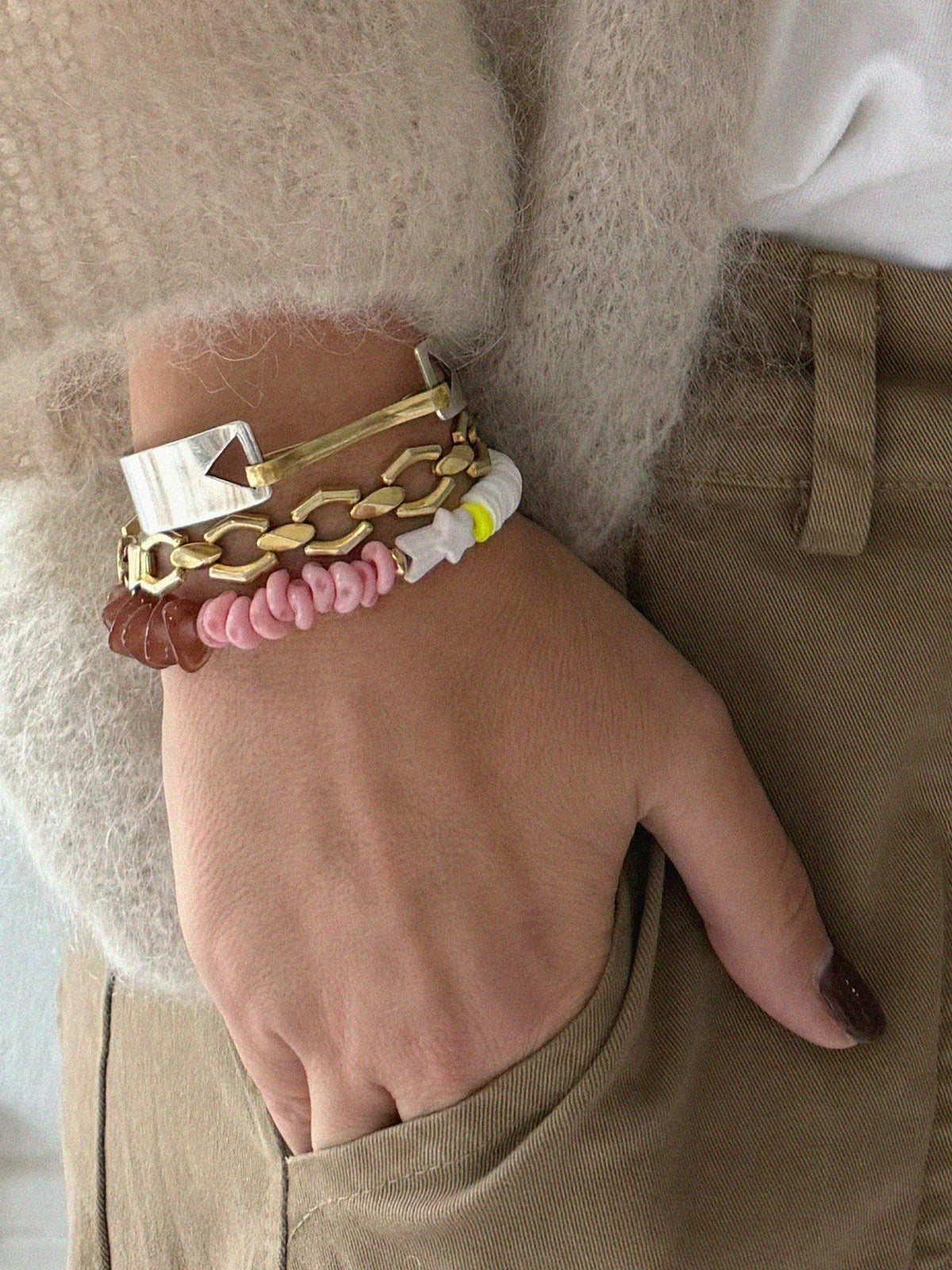 Hencla x Honour Apparel bracelet no.2 (Pink x Choc)