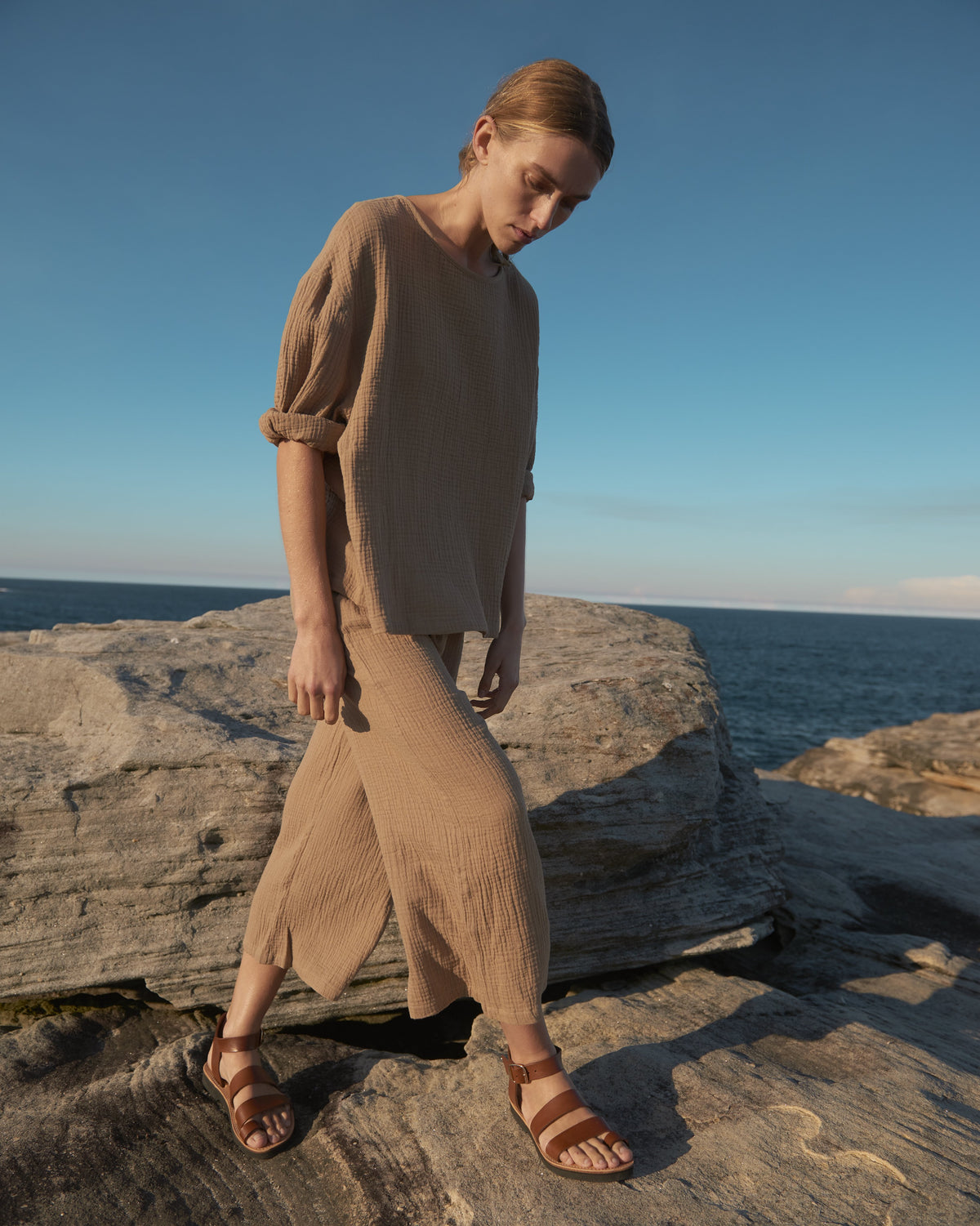 The Ease Pant - Crop