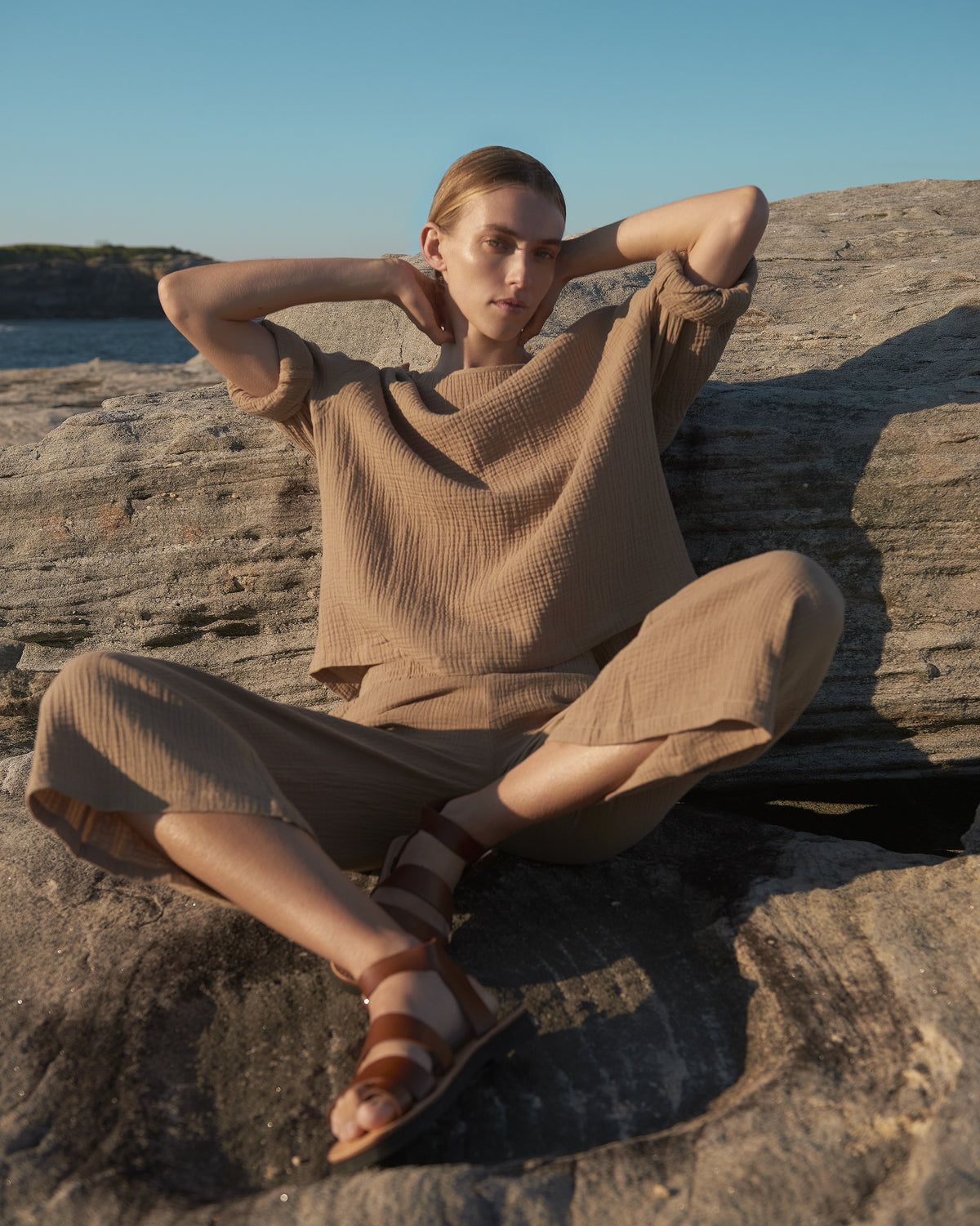 The Ease Pant - Crop