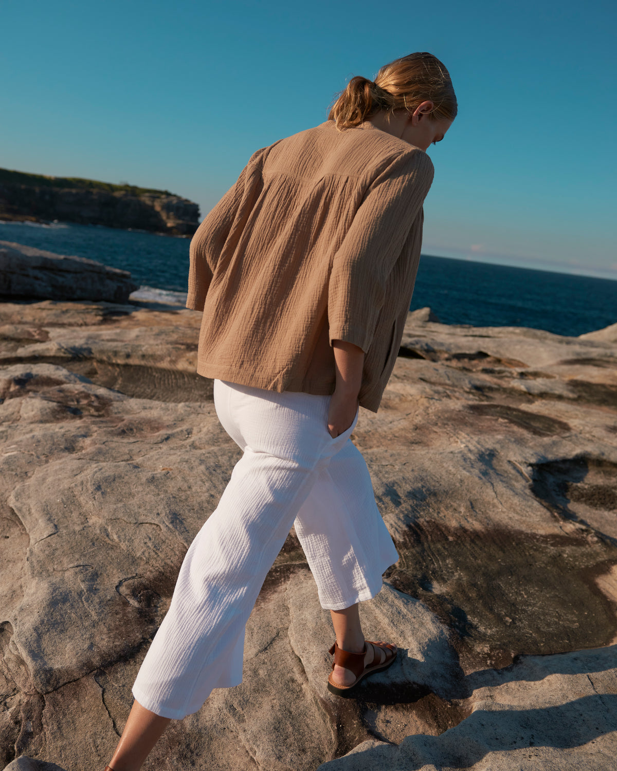 The Ease Pant - Crop