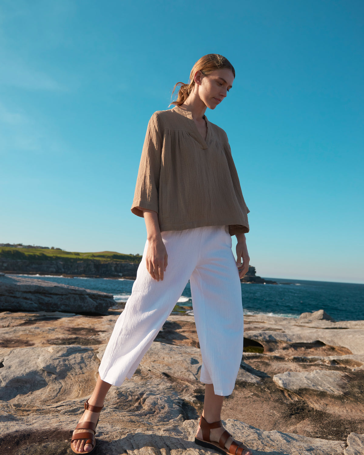 The Ease Pant - Crop